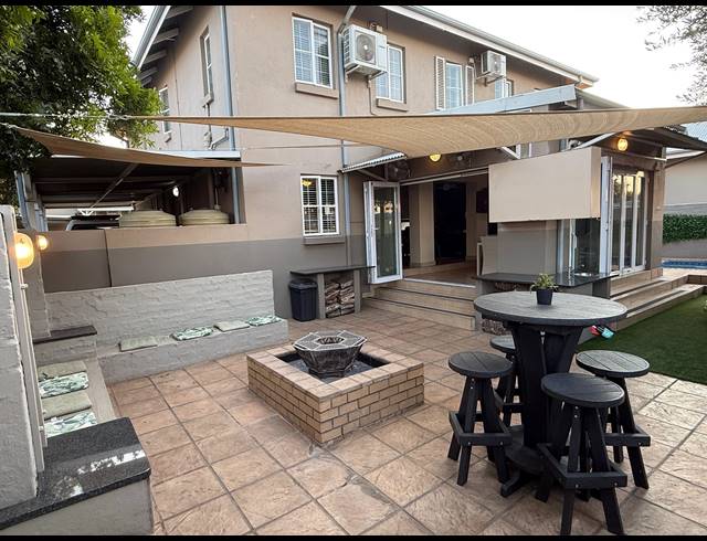 4 BEDROOM TOWNHOUSE FOR SALE IN CASHAN